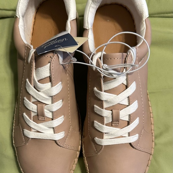 Universal Threads Shaelyn Sneakers - Picture 6 of 6